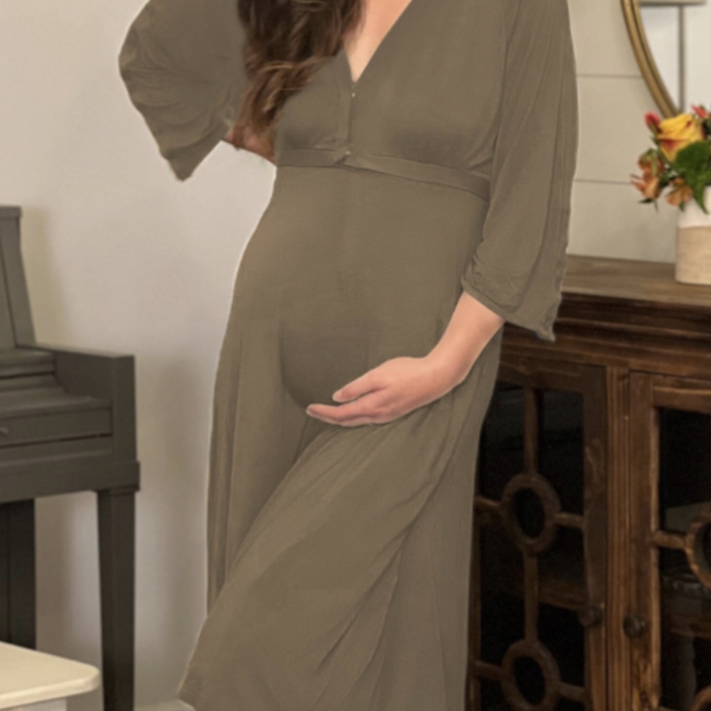 Lila Laborwear Delivery & Postpartum Gown in Sage